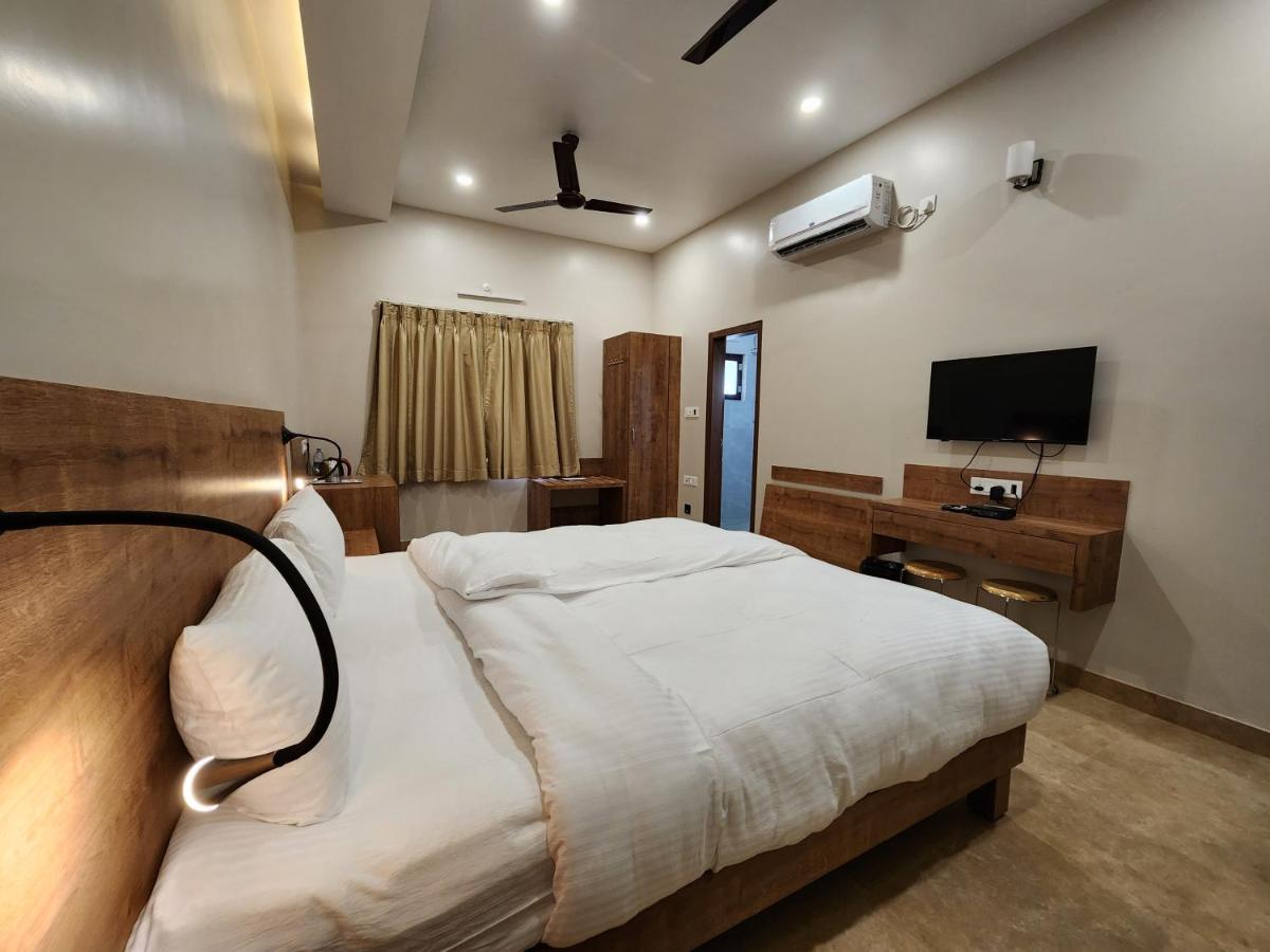 Hotel Gulmohar Grand Jorhāt Exterior foto